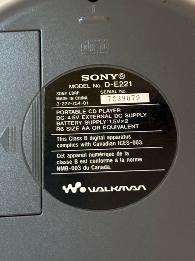 Sony Walkman D-E221 - photo 3