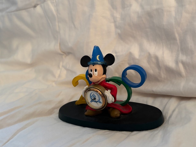 Walt Disney World 1999 Cast Holiday Celebration Figurine - photo 3