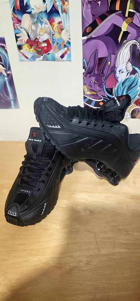 Women's Nike Shox R4