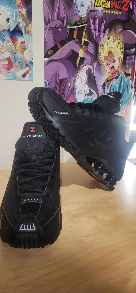 Women's Nike Shox R4 - photo 4