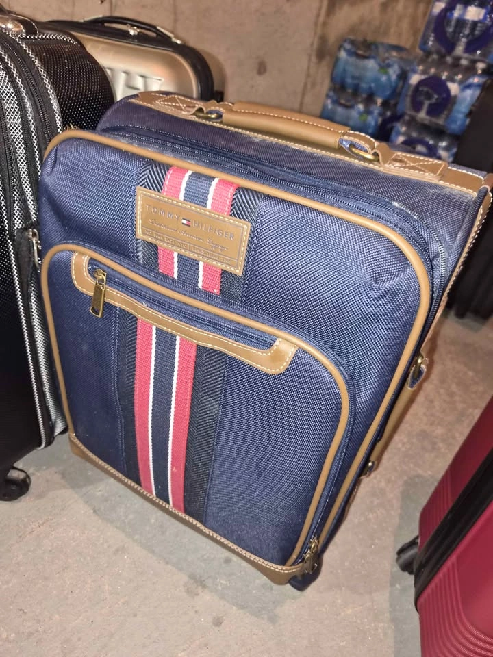 Carry on travel overhead airplane bag - photo 3