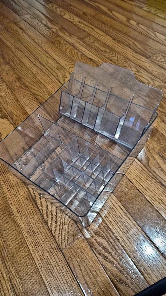 Makeup organizer