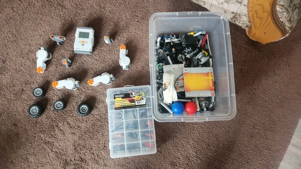 LEGO MINDSTORMS NXT 2.0 – FULL SET x2 + EXTRAS! - photo 4