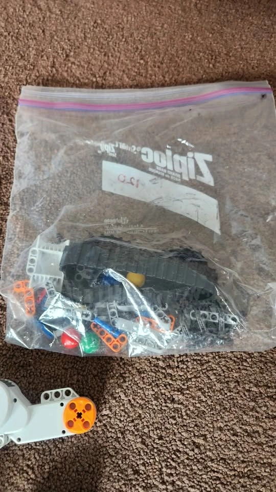 LEGO MINDSTORMS NXT 2.0 – FULL SET x2 + EXTRAS! - photo 5