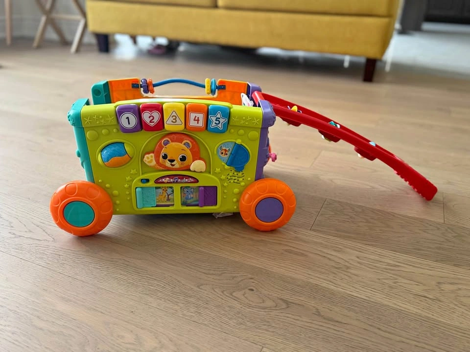 Vtech sort and discover activity wagon