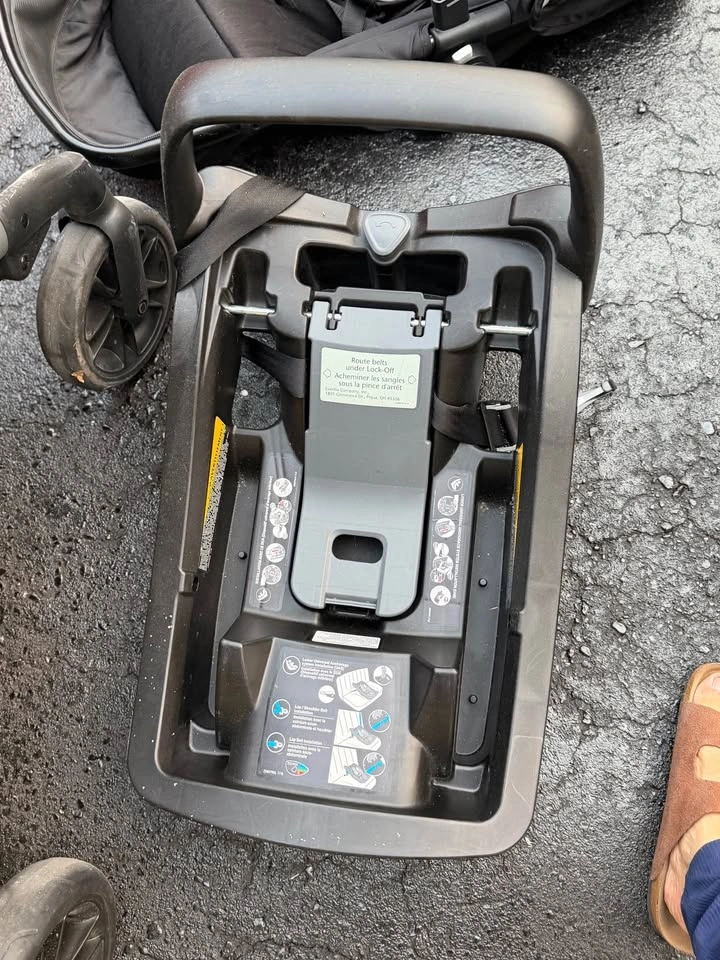 Evenflo pivot expand travel system - photo 4
