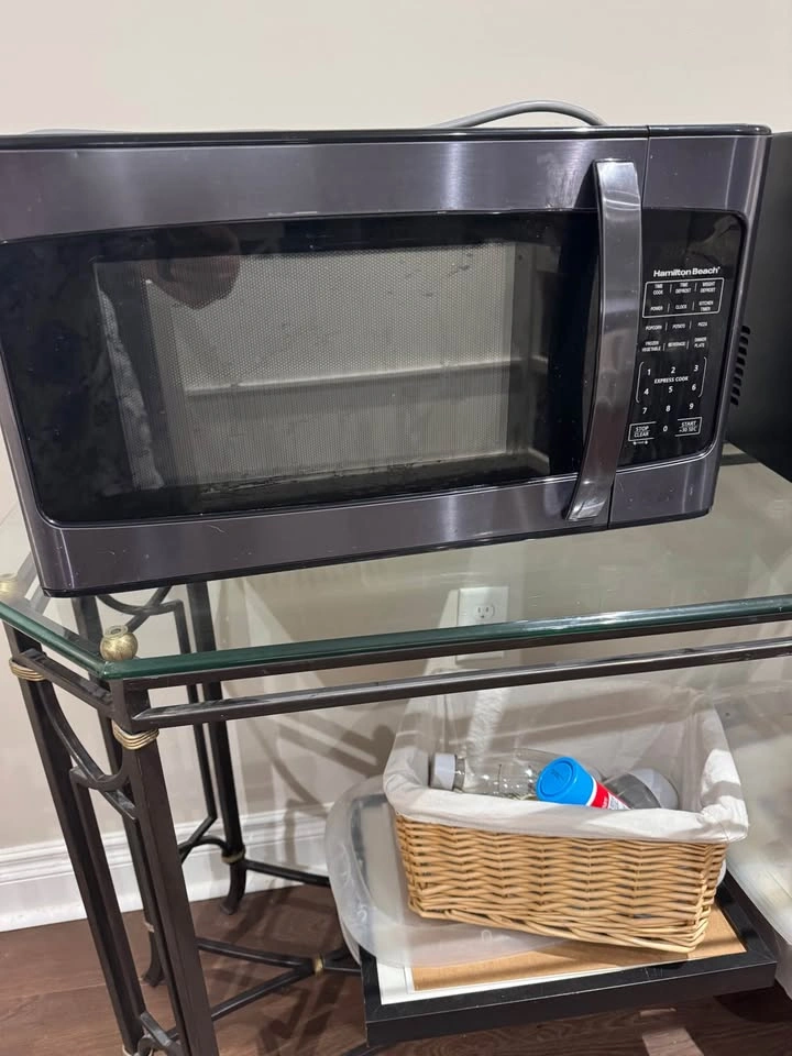 Hamilton Beach Microwave - photo 2
