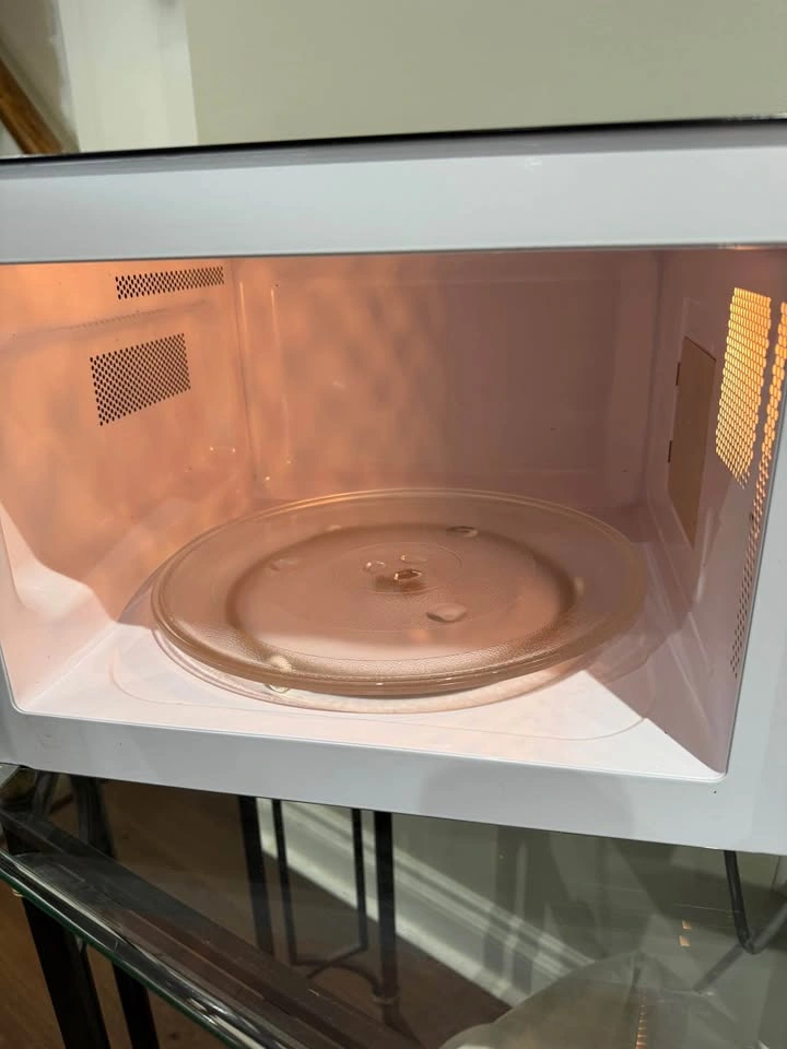 Hamilton Beach Microwave - photo 3