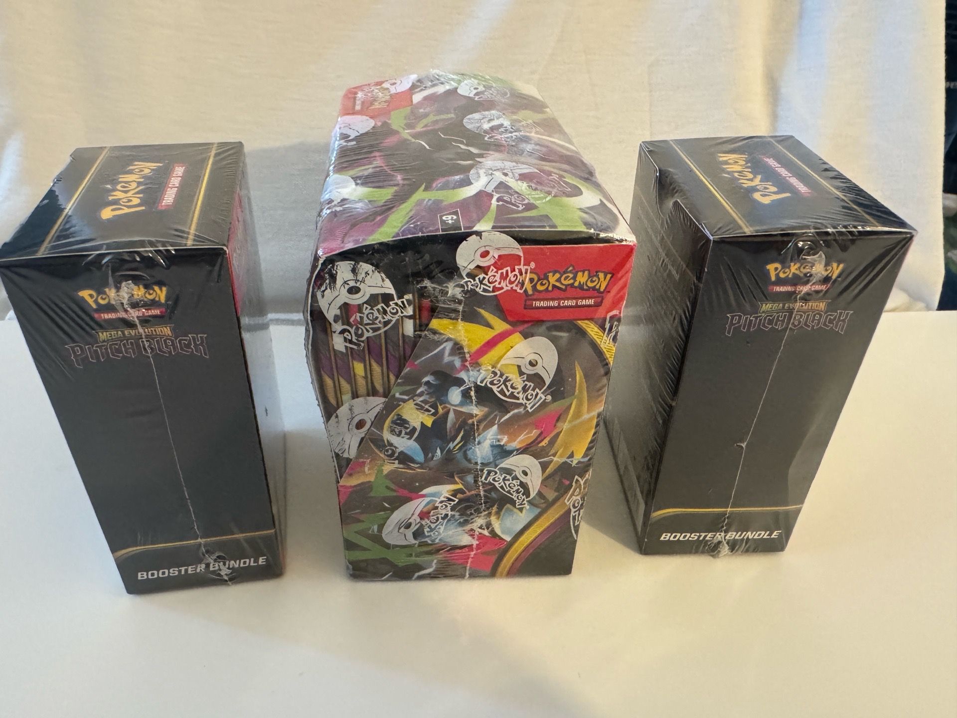 POKÉMON CENTER PITCH BLACK - BOOSTER BOX + 2 BOOSTER BUNDLES - photo 3