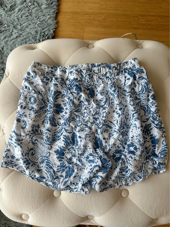 White Tie-Front Tank with Blue Floral Shorts - photo 3
