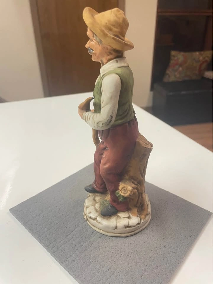 Old Farmer statue - photo 3