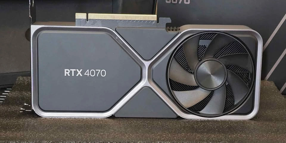 NVIDIA GeForce RTX 4070 Founders Edition - photo 3