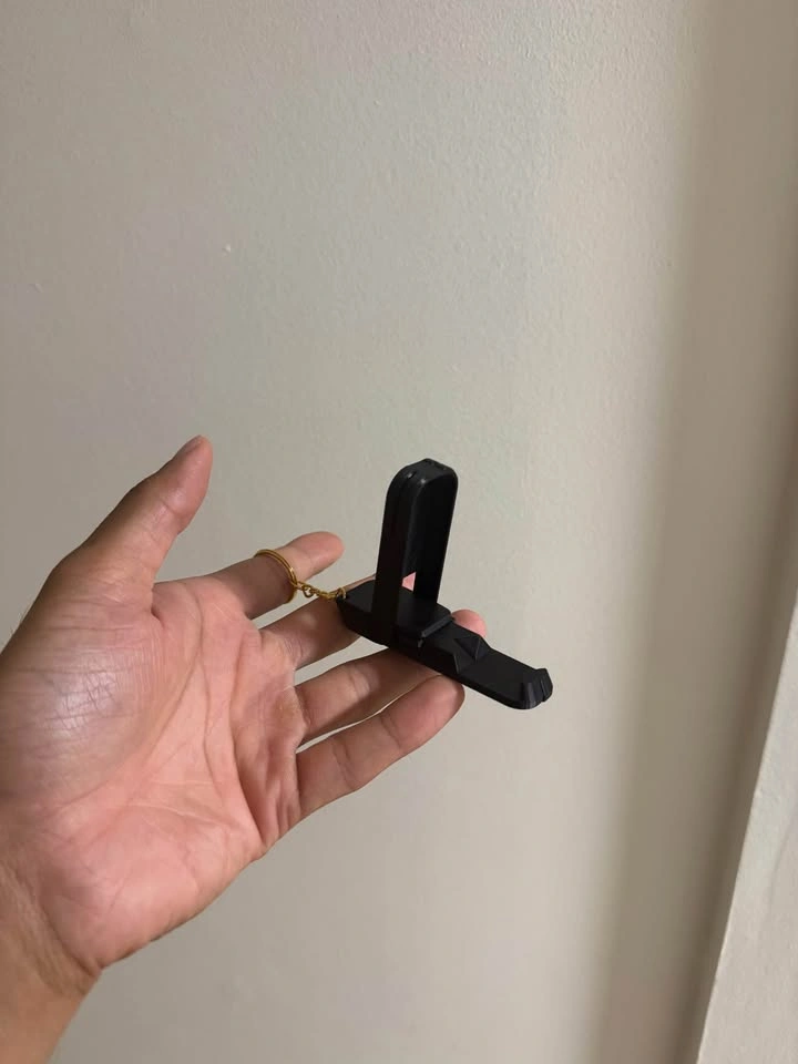 Portable Folding Keychain Phone Stand - photo 2
