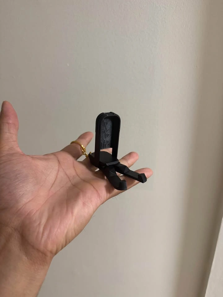 Portable Folding Keychain Phone Stand - photo 3