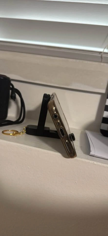 Portable Folding Keychain Phone Stand - photo 5