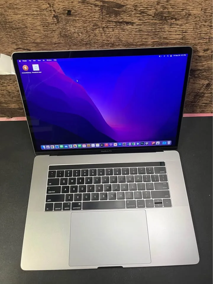 15” Touchbar MacBook Pro (16GB Ram 512SSD) image indicator(3)