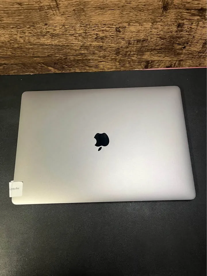 15” Touchbar MacBook Pro (16GB Ram 512SSD) image indicator(4)