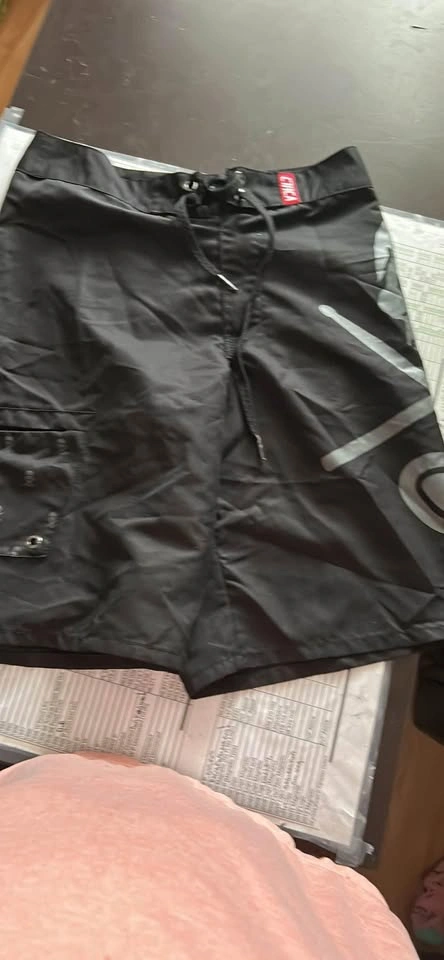 28 waist black shorts