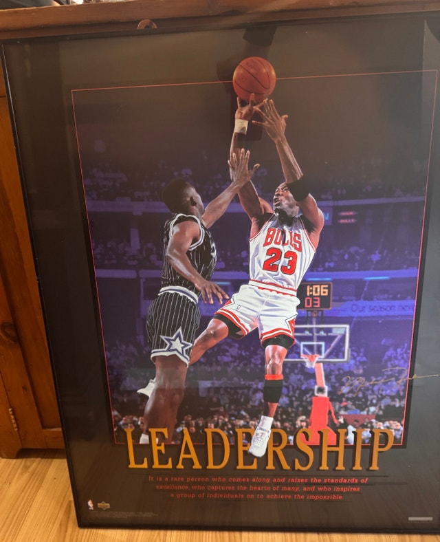 MICHAEL JORDAN PHOTO REGISTERED NBA Collection 24”x30” - photo 2