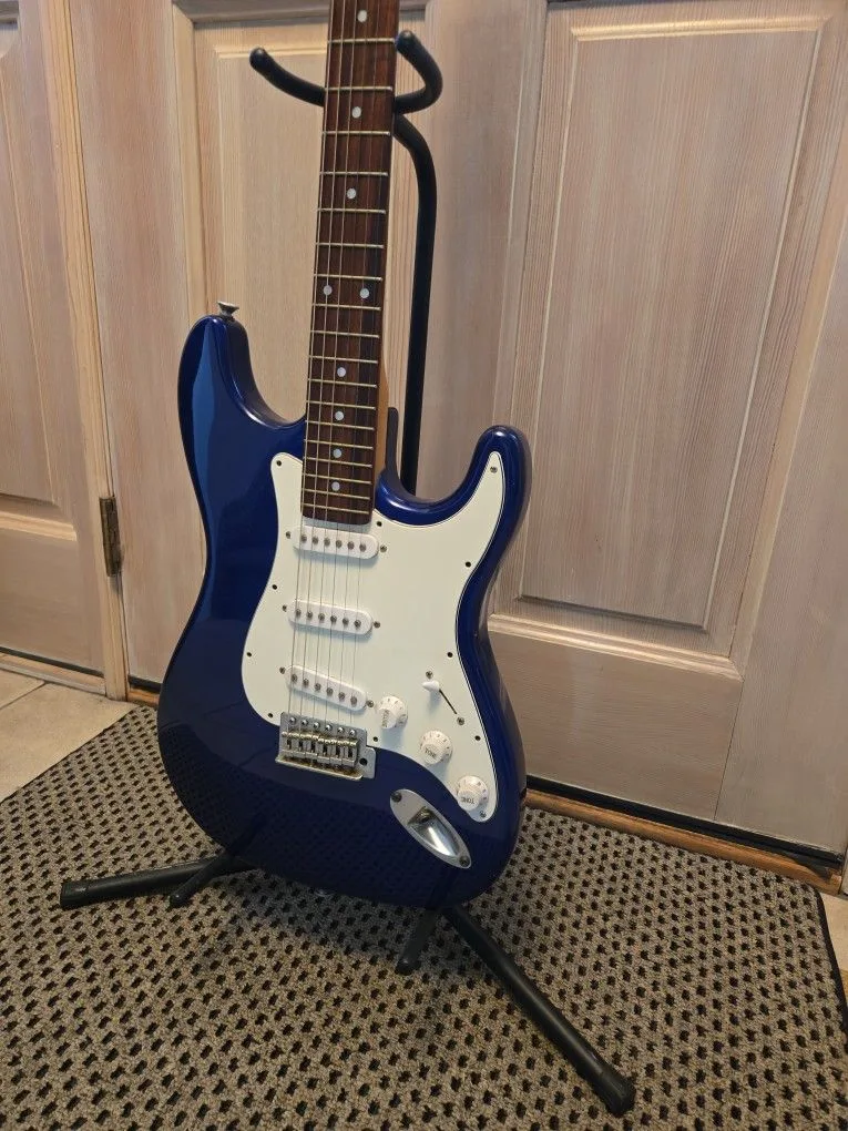 Aria STG Series Stratocaster image indicator(2)