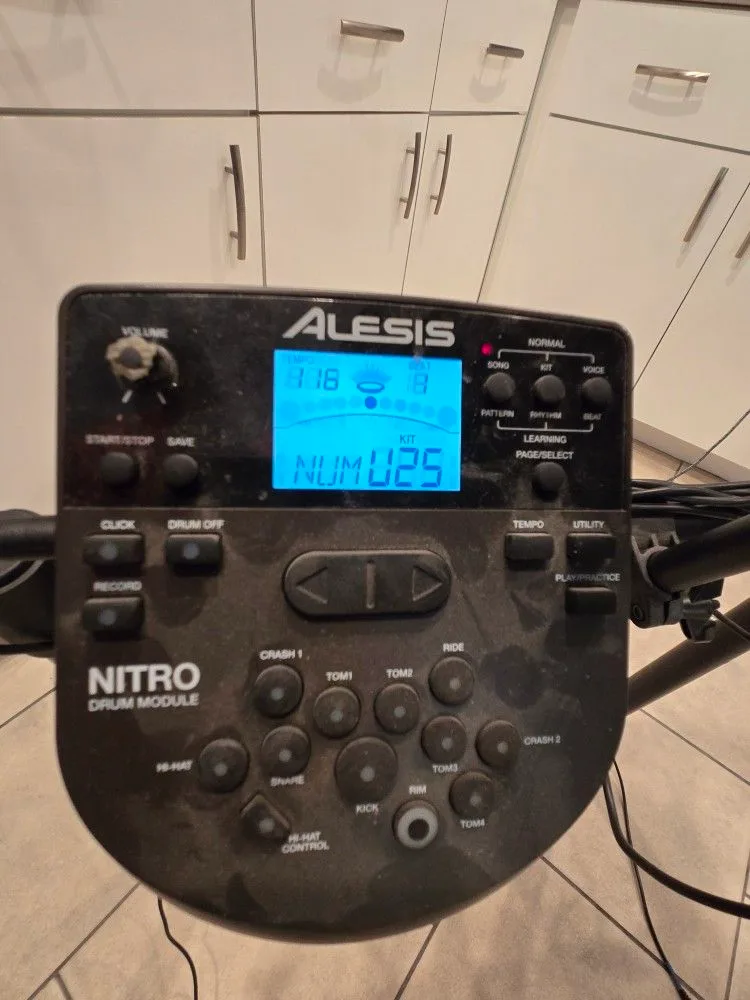 Alesis Nitro Electric Drum Set Sell/Trade image indicator(2)