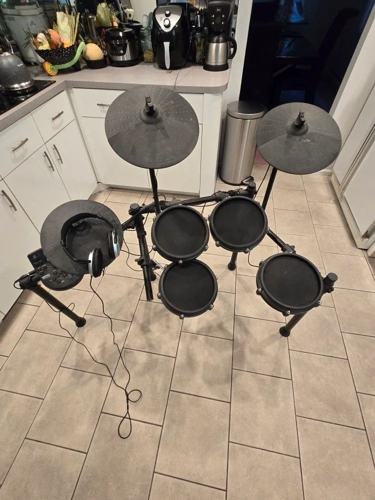 Alesis Nitro Electric Drum Set Sell/Trade image indicator(3)