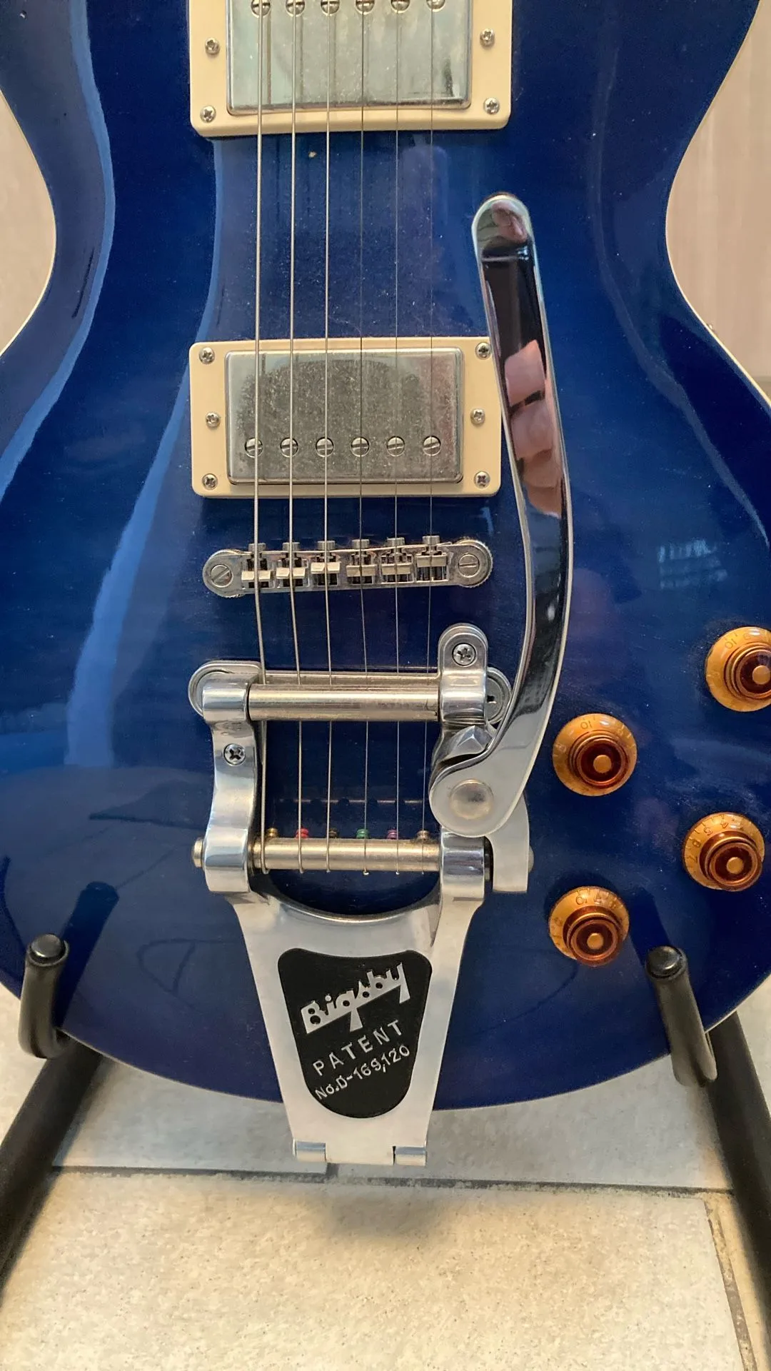 Epiphone Les Paul w/Bigsby image indicator(2)