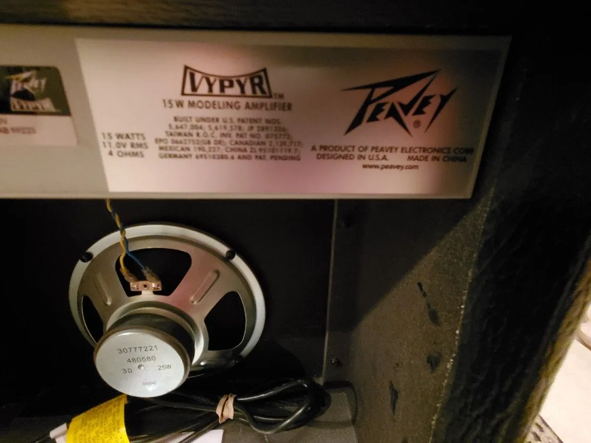 Peavey Vypyr 15 Modeling Combo Amp - 15 Watt - 1x8" image indicator(7)