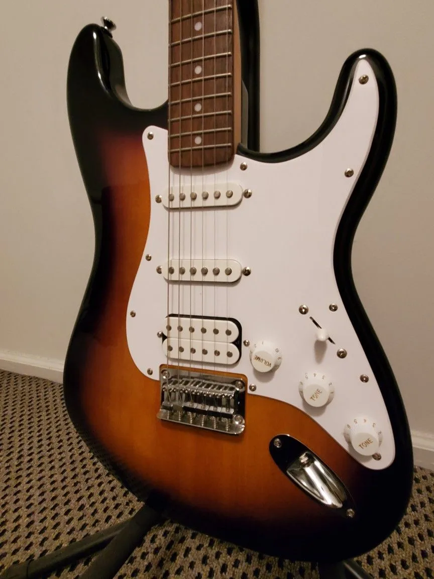 Fender Squier Stratocaster image indicator(3)