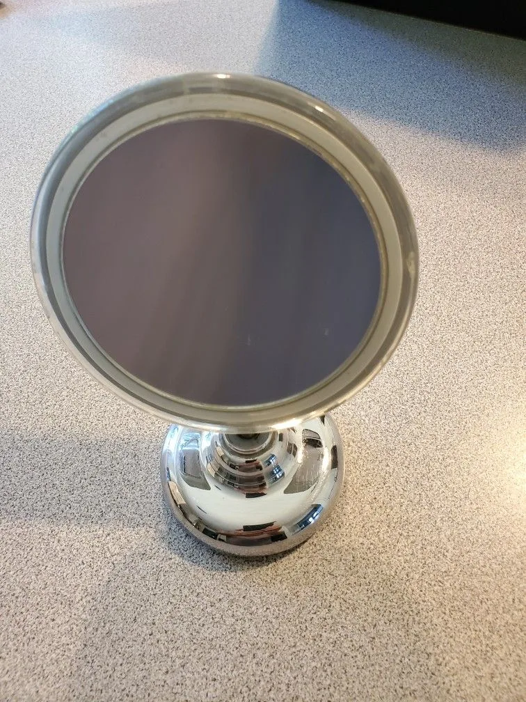 Vanity Lighted Makeup Mirror image indicator(5)