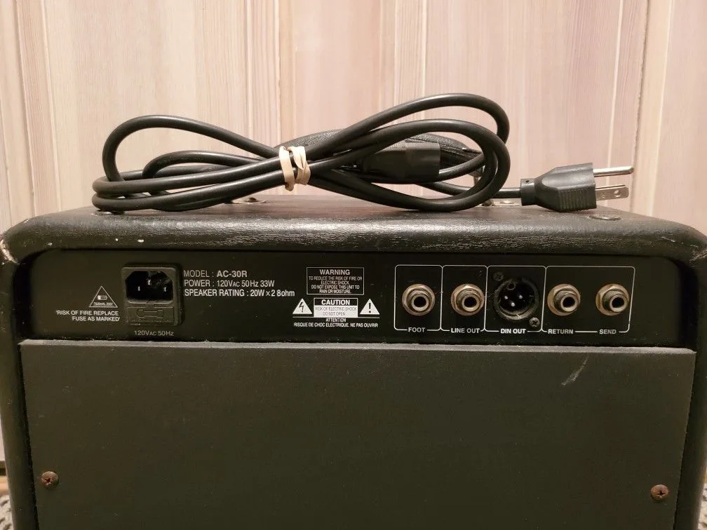 Guitar Amplifiers - Fender, Marshall, Peavey, and More image indicator(9)