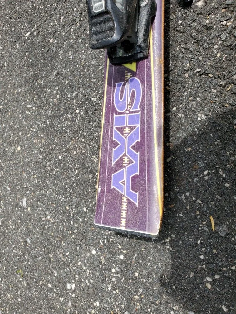 Axis Sundown Skis with Bindings image indicator(3)