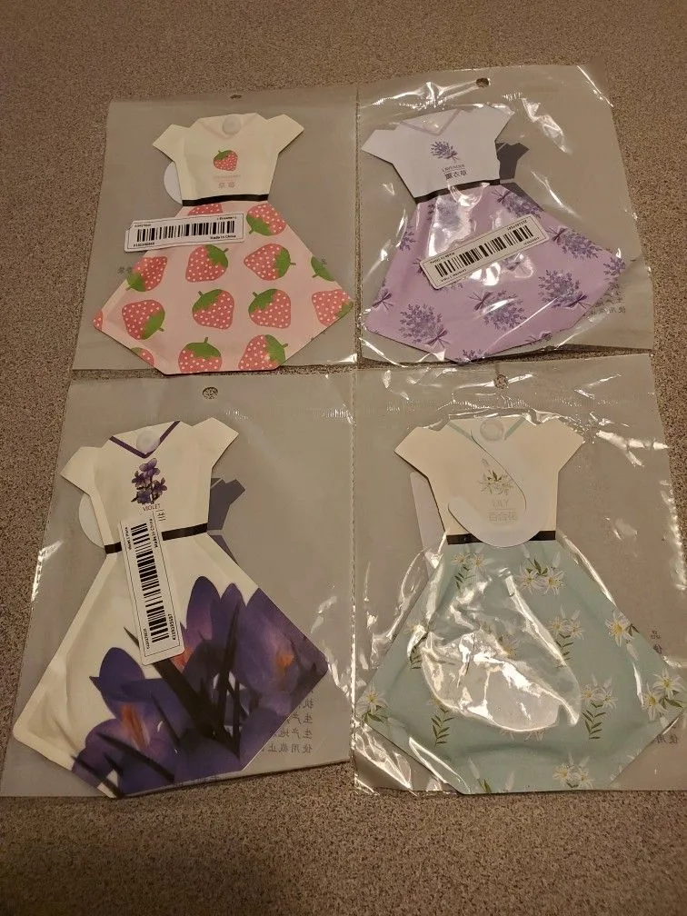 Set of 4 Dress Sachet Air Fresheners thumbnail