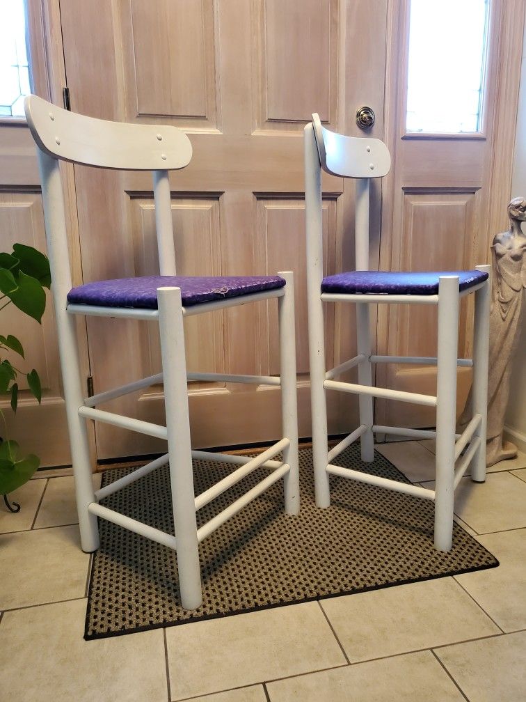 Pair of Wooden Bar Stools - photo 3