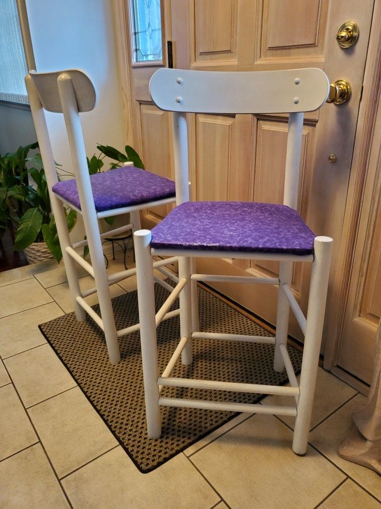Pair of Wooden Bar Stools - photo 4