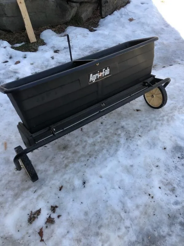 Agri-Fab 42" Spike Seeder Drop Spreader, 100lb thumbnail
