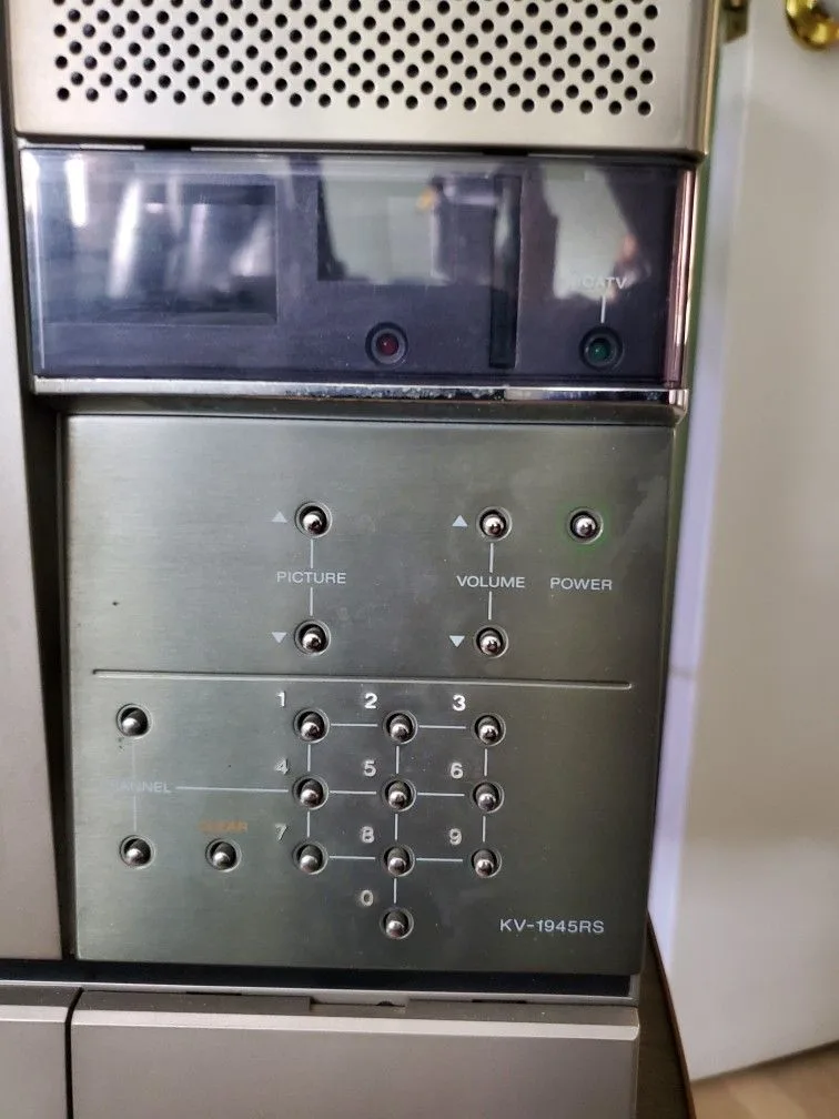 Sony Trinitron Color TV KV-1945RS 19" Vintage - Like New image indicator(2)