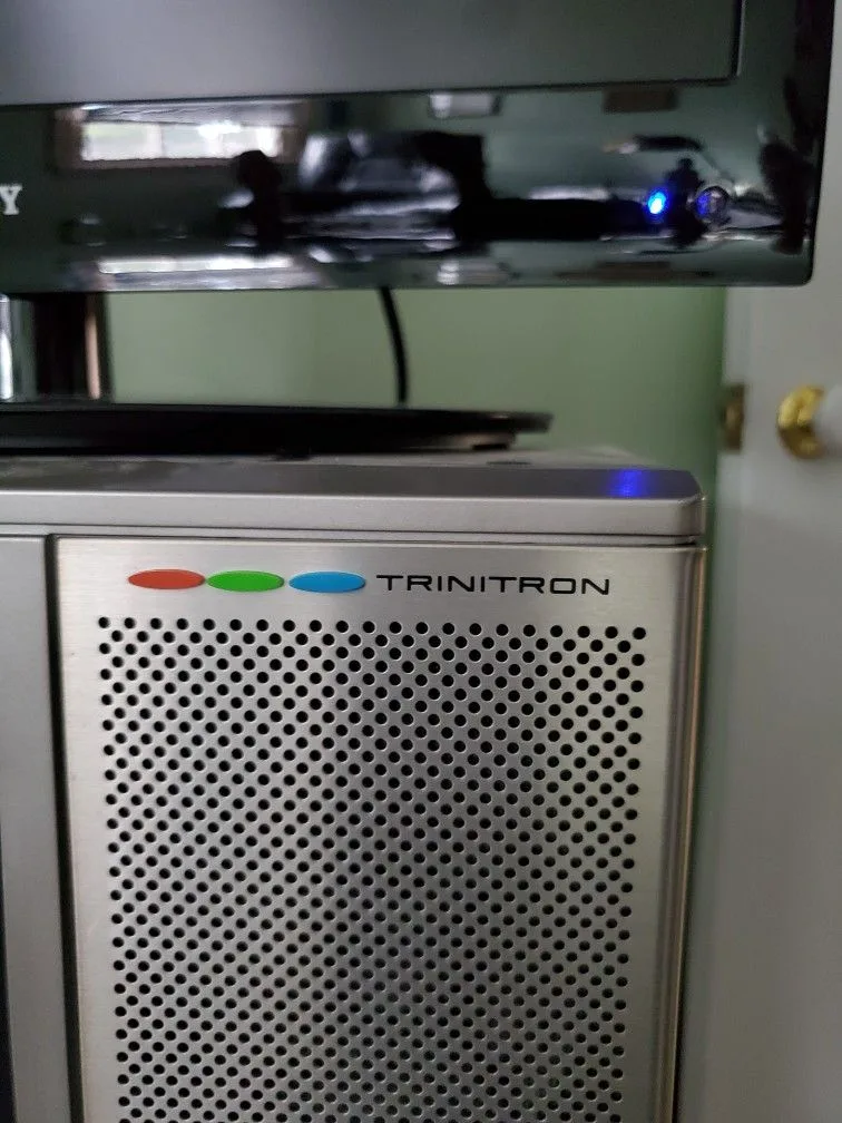 Sony Trinitron Color TV KV-1945RS 19" Vintage - Like New image indicator(3)
