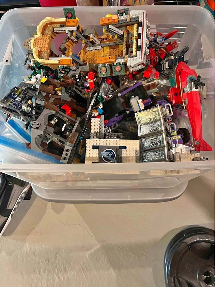 49 lbs of LEGO - Minecraft, Super Mario, Marvel, Batman
