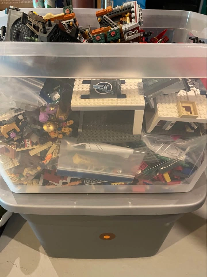 49 lbs of LEGO - Minecraft, Super Mario, Marvel, Batman - photo 3