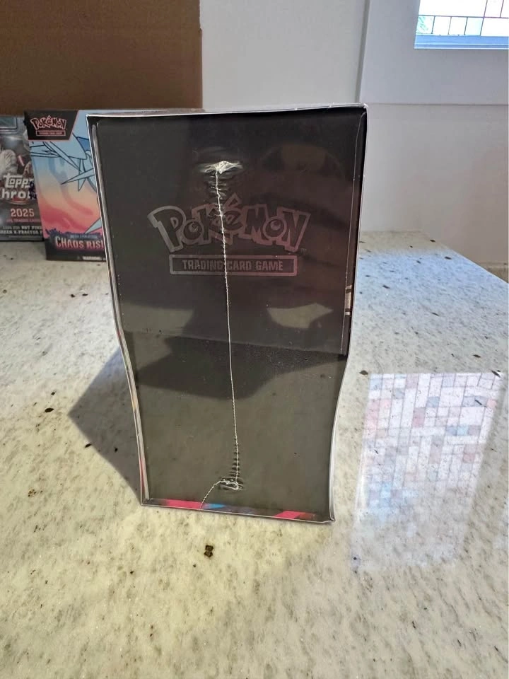 Pokemon Center Pitch Black ETB - photo 2