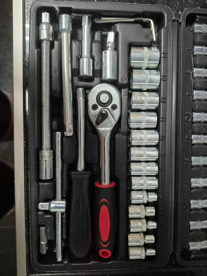 46 piece tool set NEW - photo 2