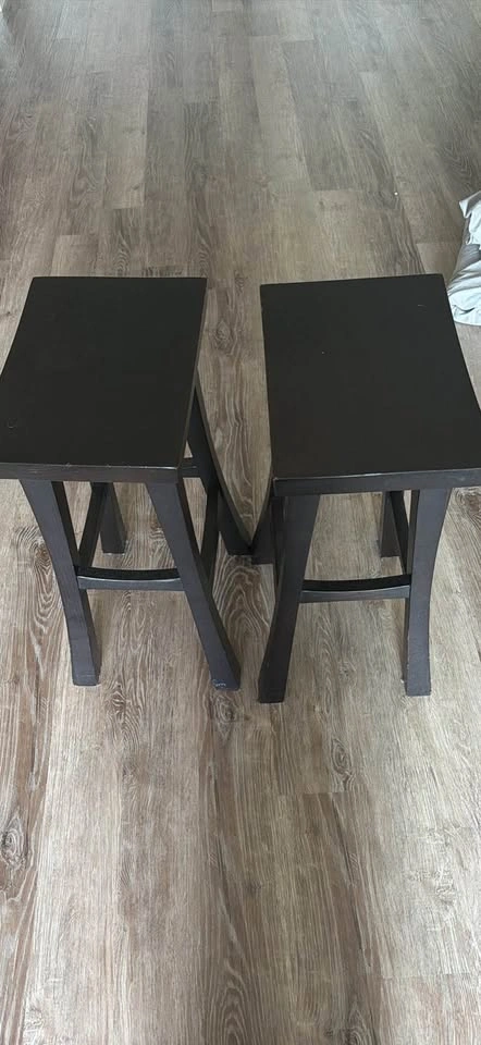 2 Black Bar Stools – Good Condition - photo 2