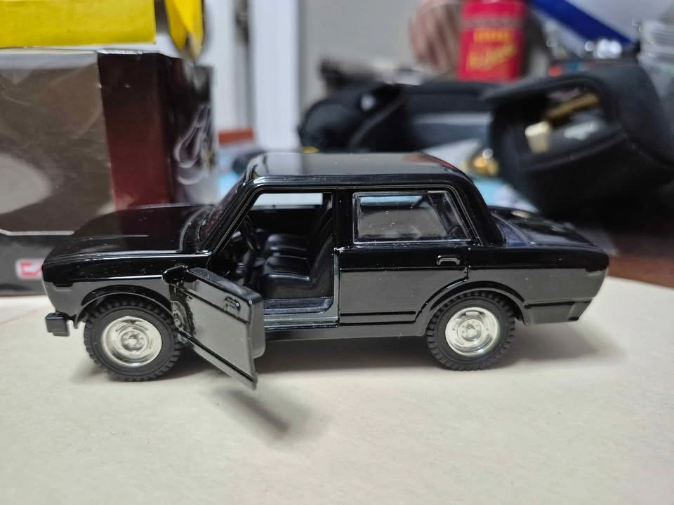 Russian Zhiguli die cast car model toy in a box - photo 2