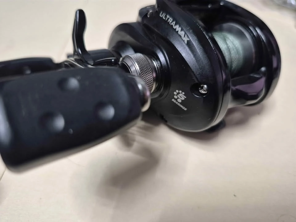 Abu Garcia ultramax baitcaster fishing reel - photo 5