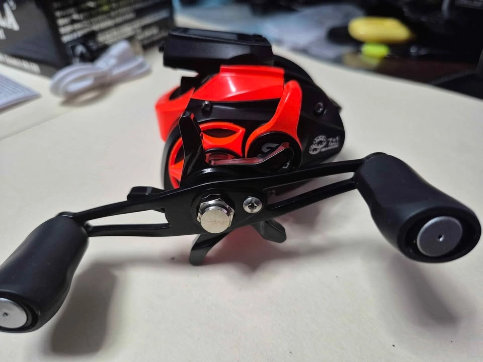 New Fishing baitcaster reel with digital display - photo 4