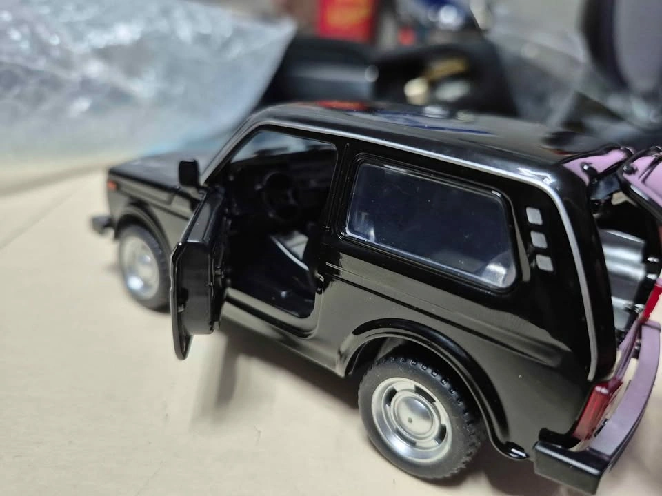 NIVA die cast car model toy with lights and sounds - photo 4