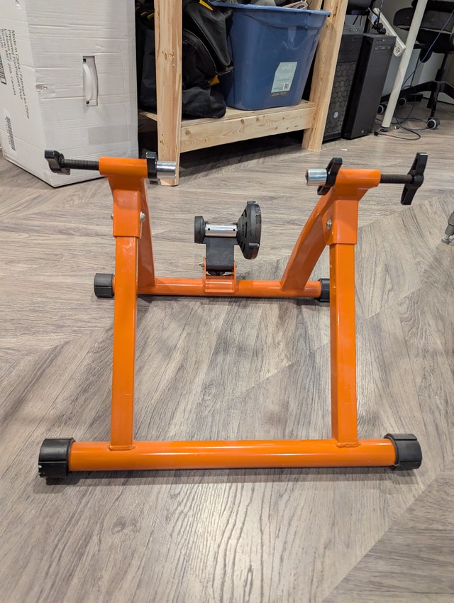 Indoor bicycle trainer stand