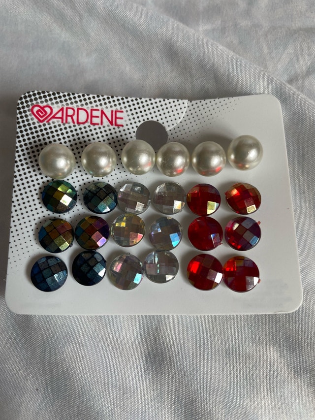 Ardene Stud Earring Set (never used)