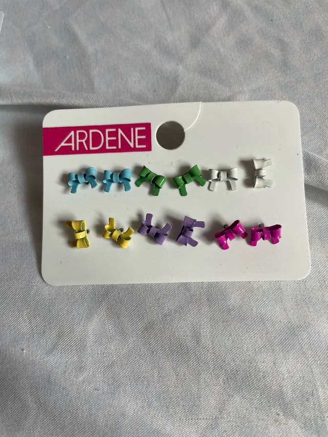 Ardene Bow Stud Earrings Set